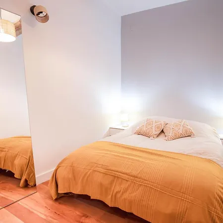 Workshop Apartment *