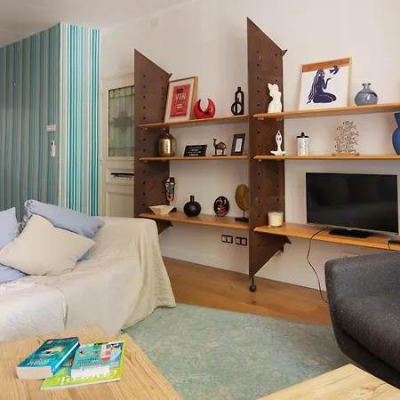 Workshop Apartment *